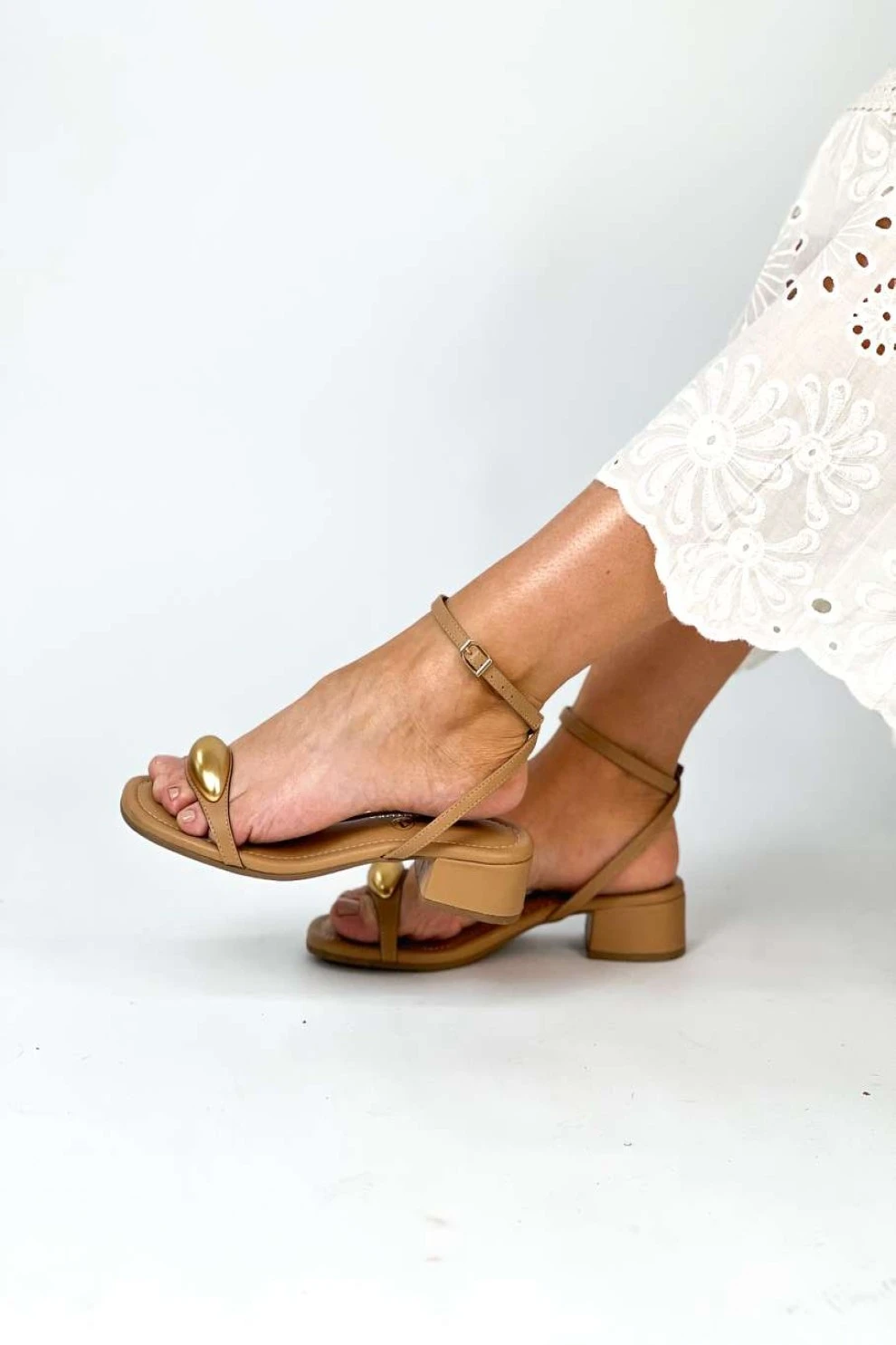 Sandalia Kventura Valentini 15918 - Light tan/ouro