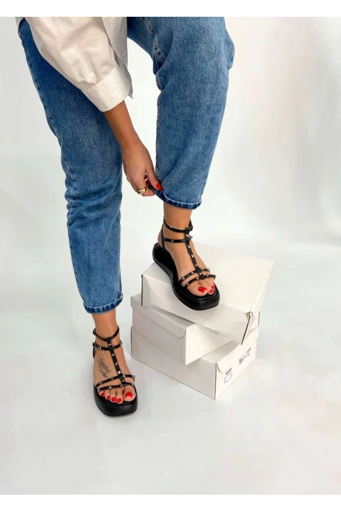 Sandalia Kventura Veneza Spikes  Preto